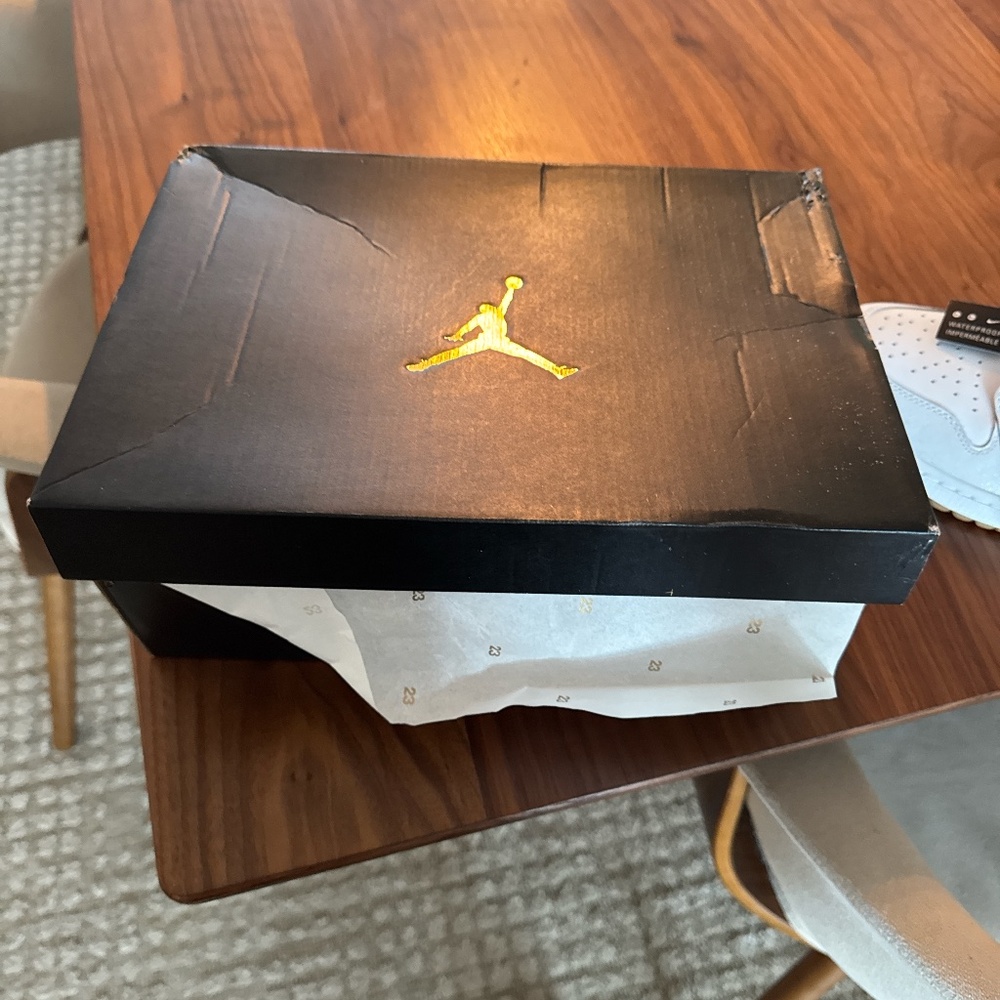 BRAND NEW NIKE GOLF SHOES - Picture 4 of 6